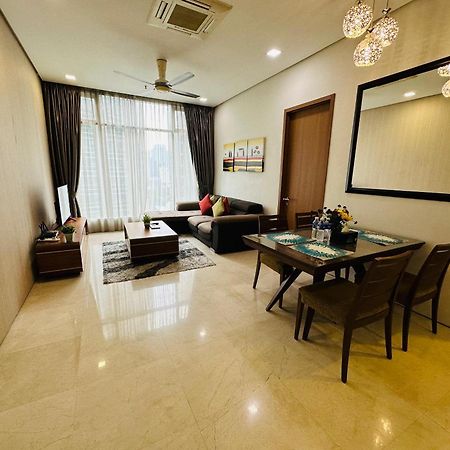 Soho Suites Klcc By Comfort Suites Куала Лумпур Екстериор снимка
