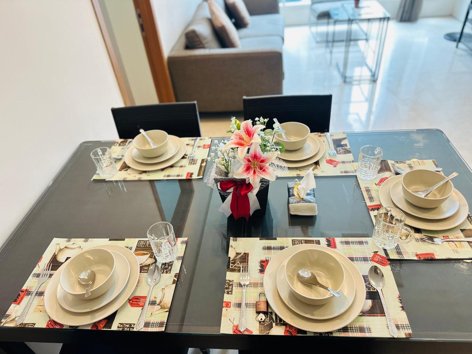 Soho Suites Klcc By Comfort Suites Куала Лумпур Екстериор снимка