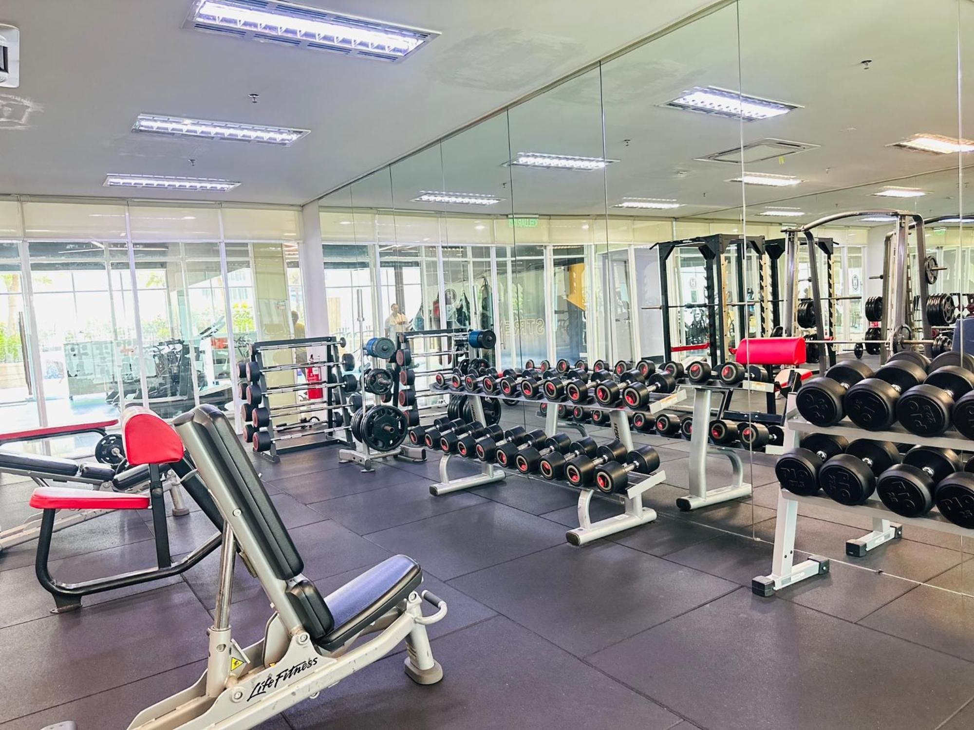 Soho Suites Klcc By Comfort Suites Куала Лумпур Екстериор снимка