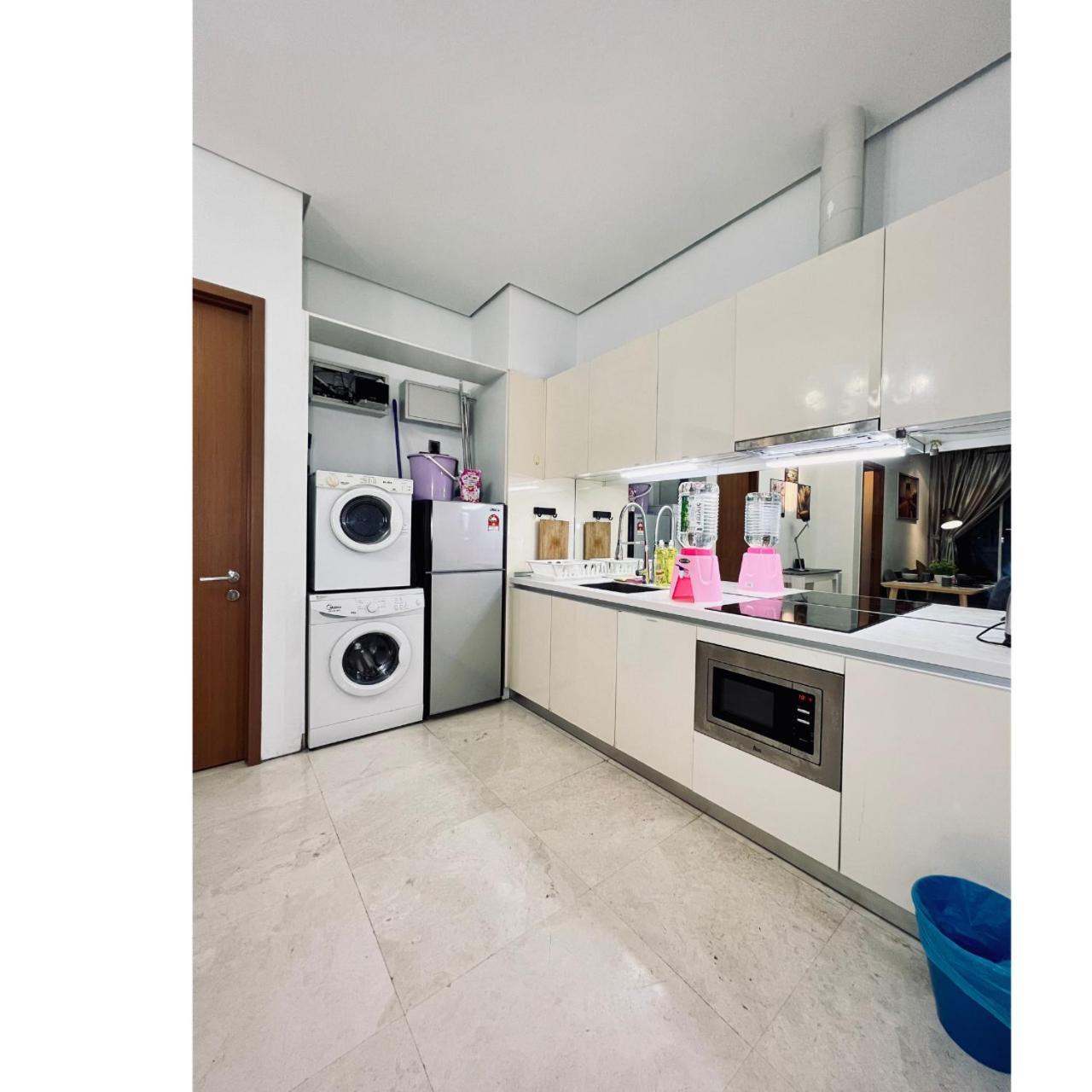 Soho Suites Klcc By Comfort Suites Куала Лумпур Екстериор снимка