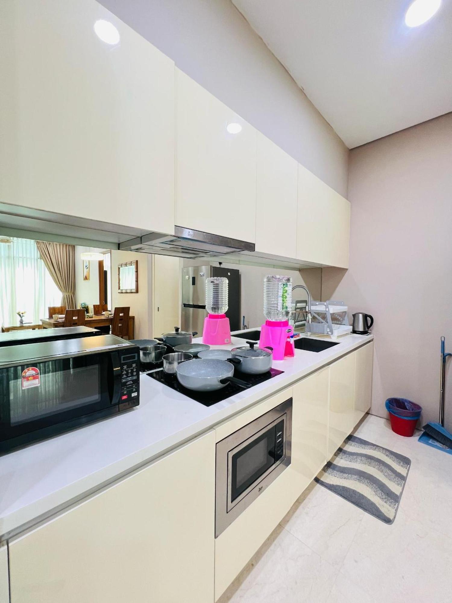 Soho Suites Klcc By Comfort Suites Куала Лумпур Екстериор снимка