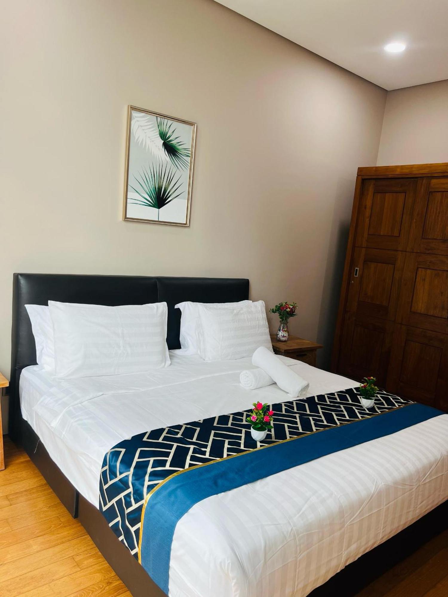 Soho Suites Klcc By Comfort Suites Куала Лумпур Екстериор снимка