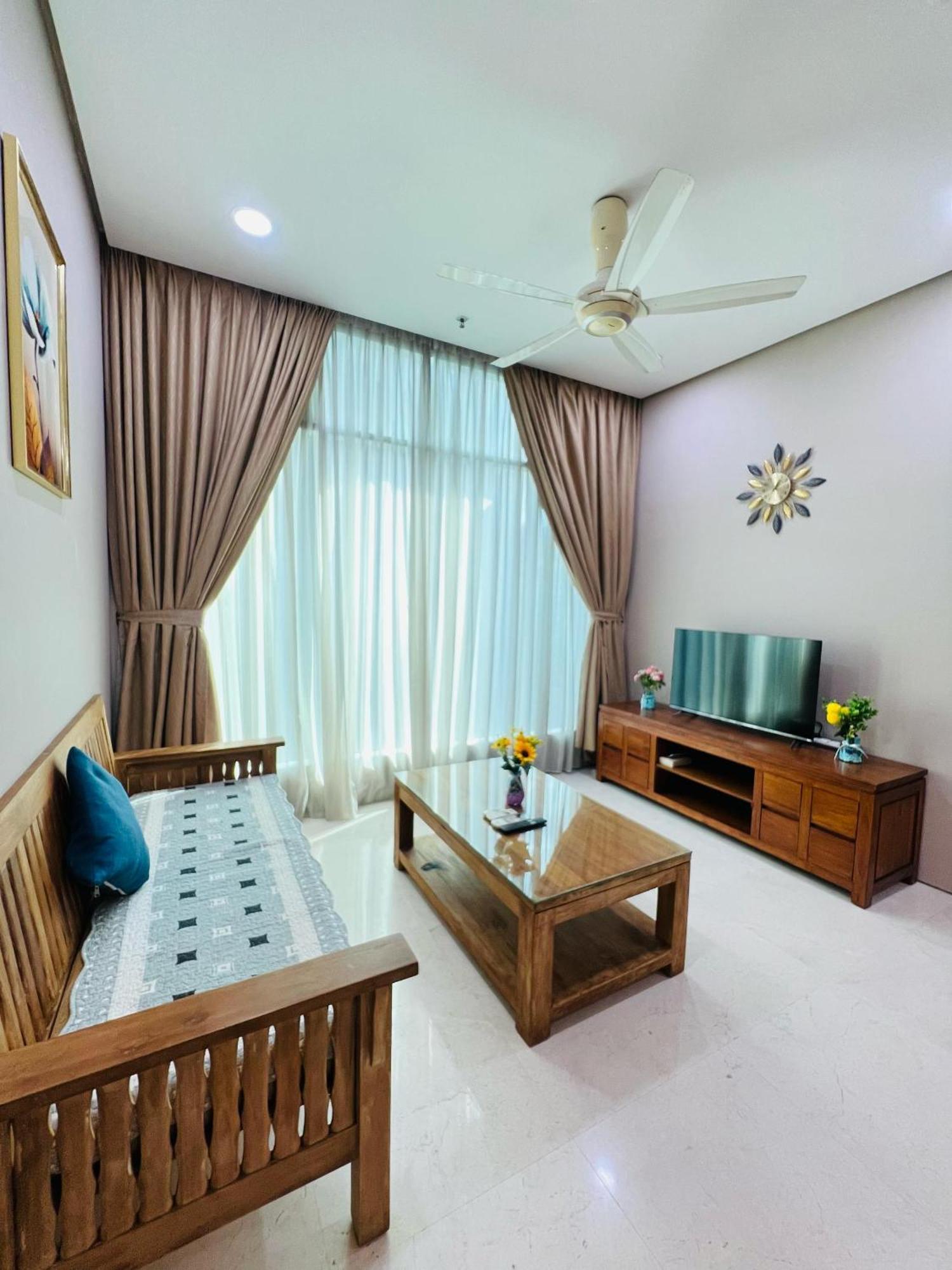 Soho Suites Klcc By Comfort Suites Куала Лумпур Екстериор снимка