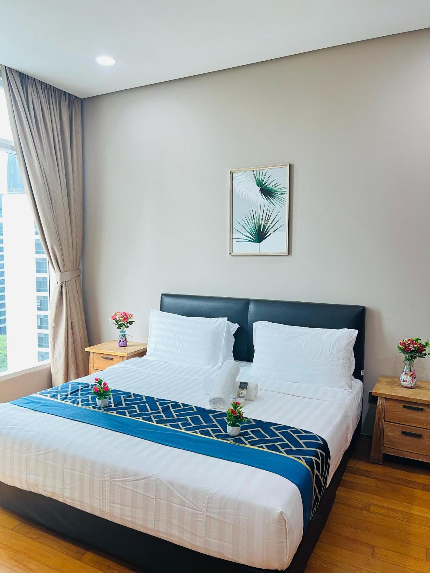 Soho Suites Klcc By Comfort Suites Куала Лумпур Екстериор снимка