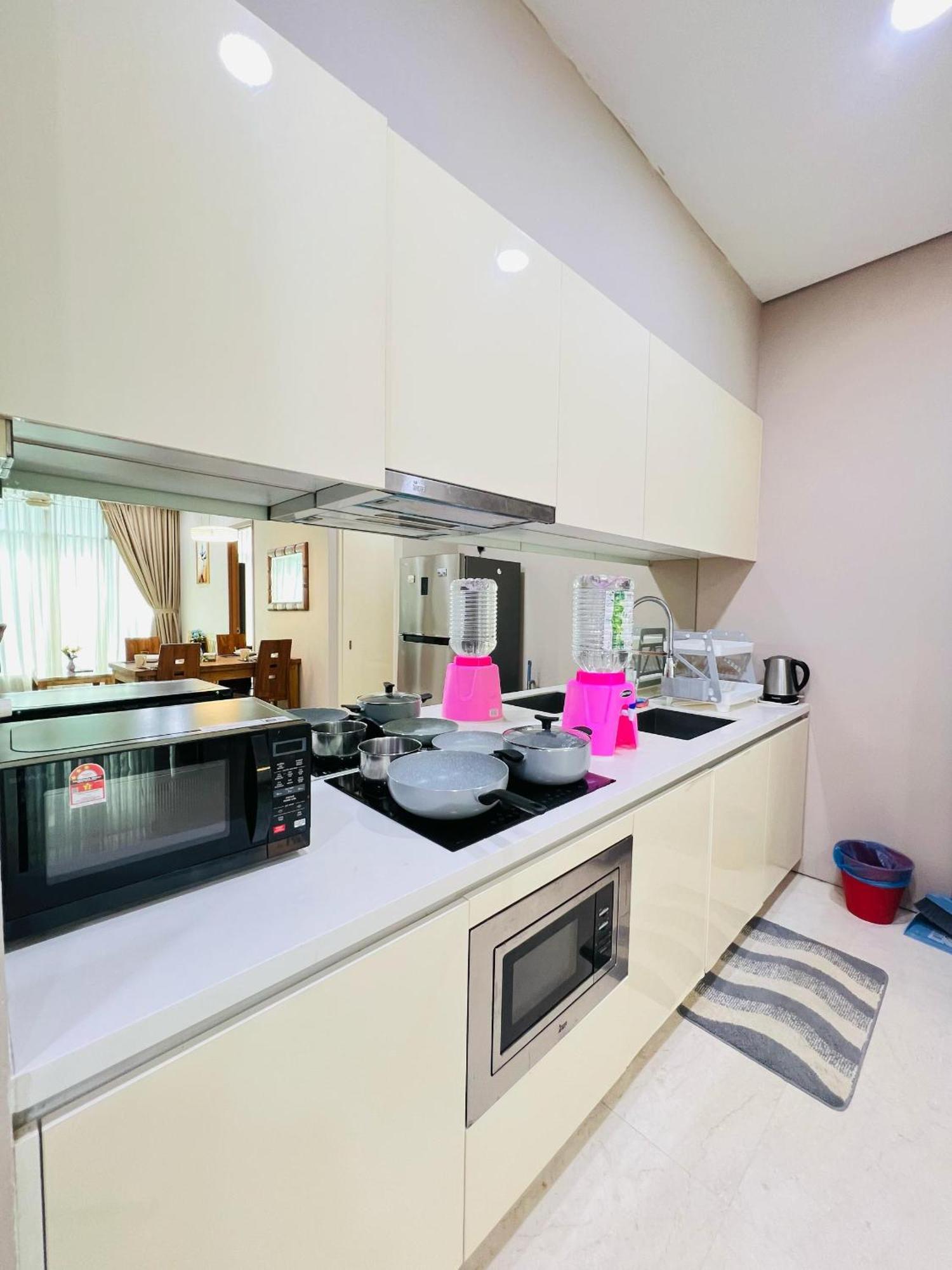 Soho Suites Klcc By Comfort Suites Куала Лумпур Екстериор снимка