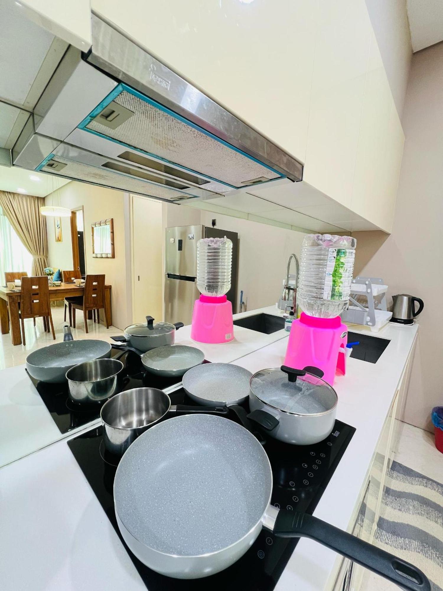 Soho Suites Klcc By Comfort Suites Куала Лумпур Екстериор снимка