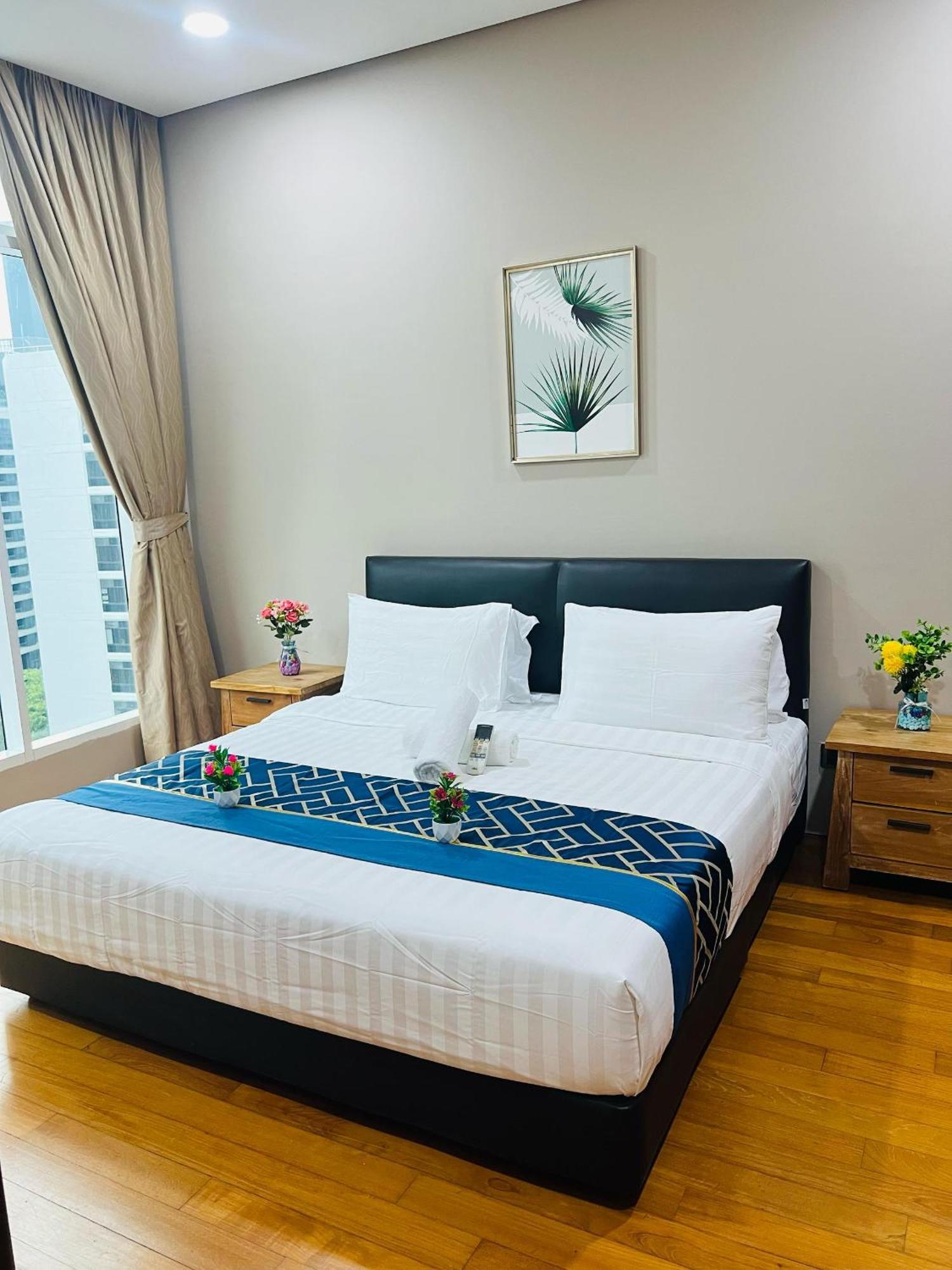 Soho Suites Klcc By Comfort Suites Куала Лумпур Екстериор снимка