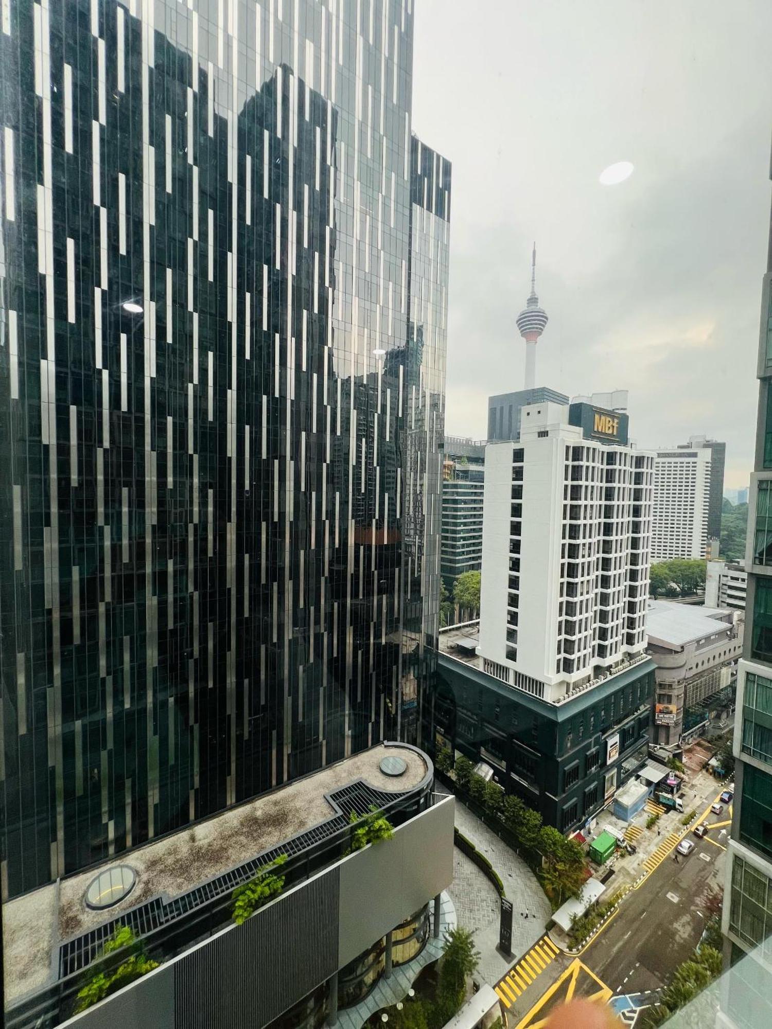 Soho Suites Klcc By Comfort Suites Куала Лумпур Екстериор снимка