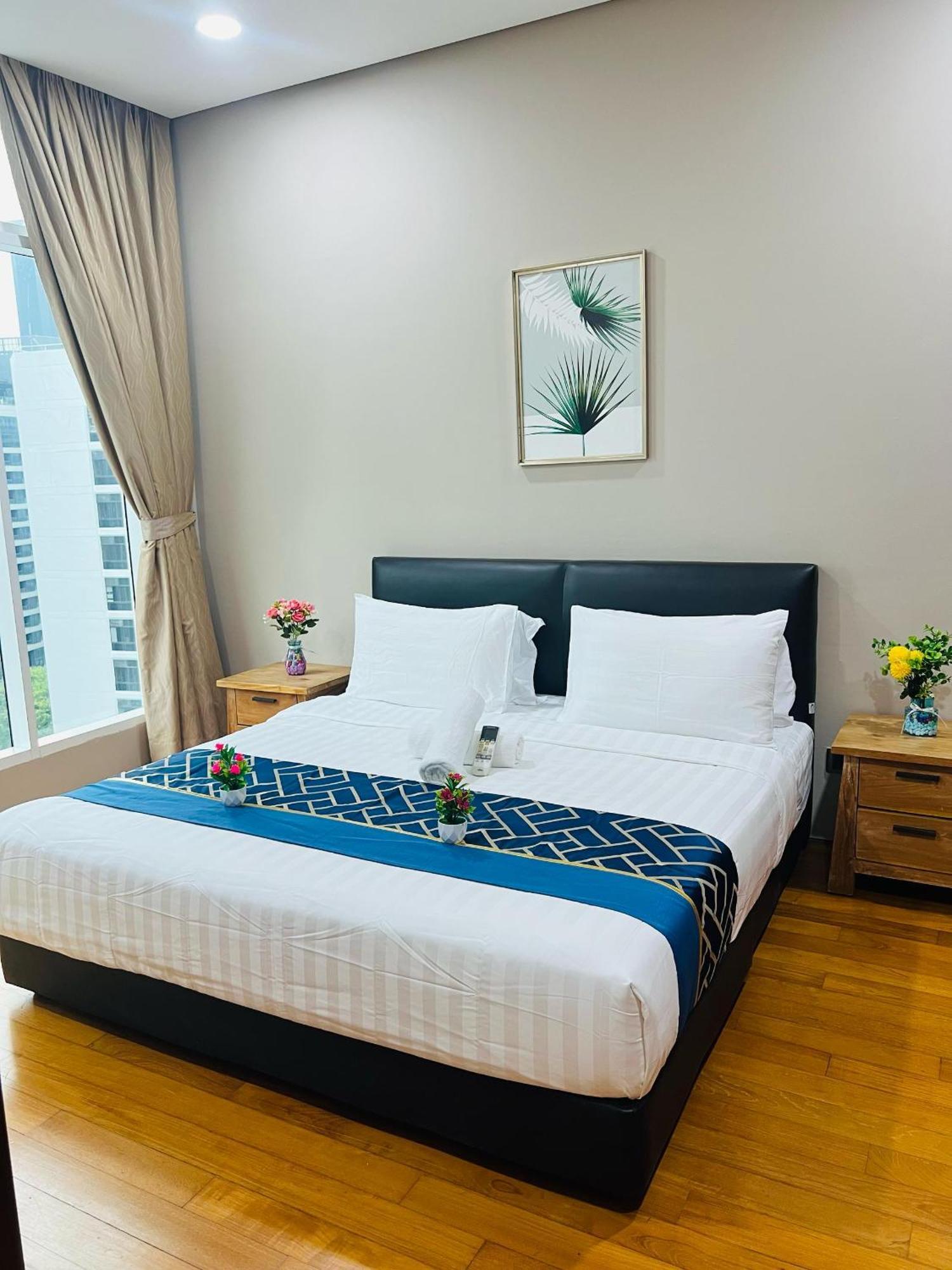 Soho Suites Klcc By Comfort Suites Куала Лумпур Екстериор снимка